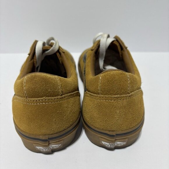 Athletic_Shoes